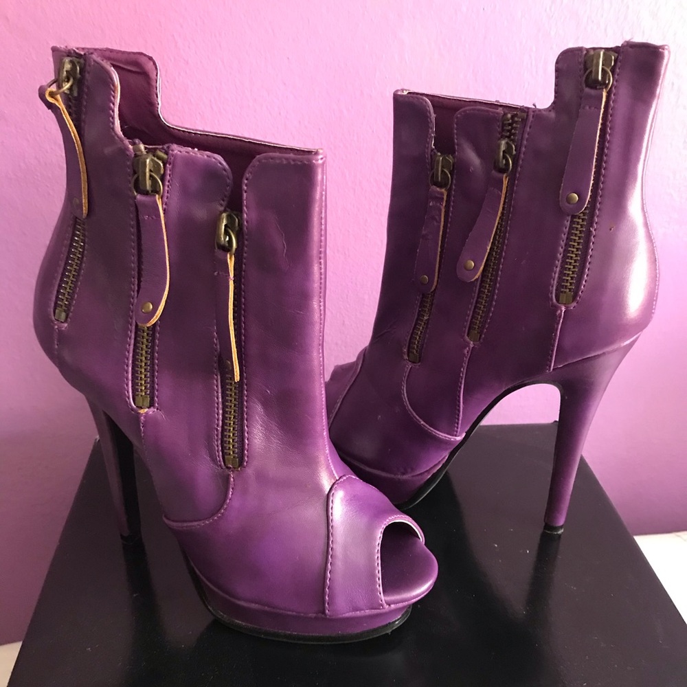 Heels Shoes - Picture 2 of 6